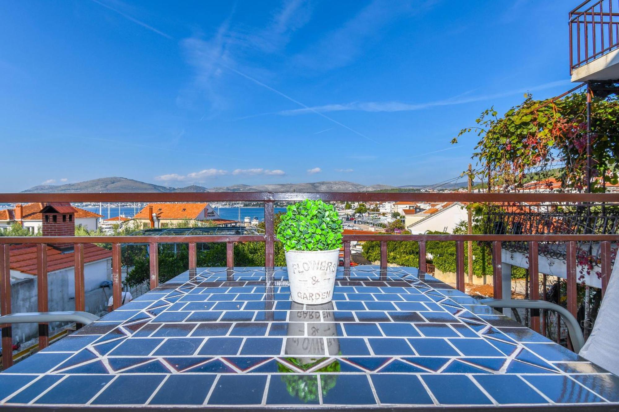 Apartment Mara Trogir Extérieur photo