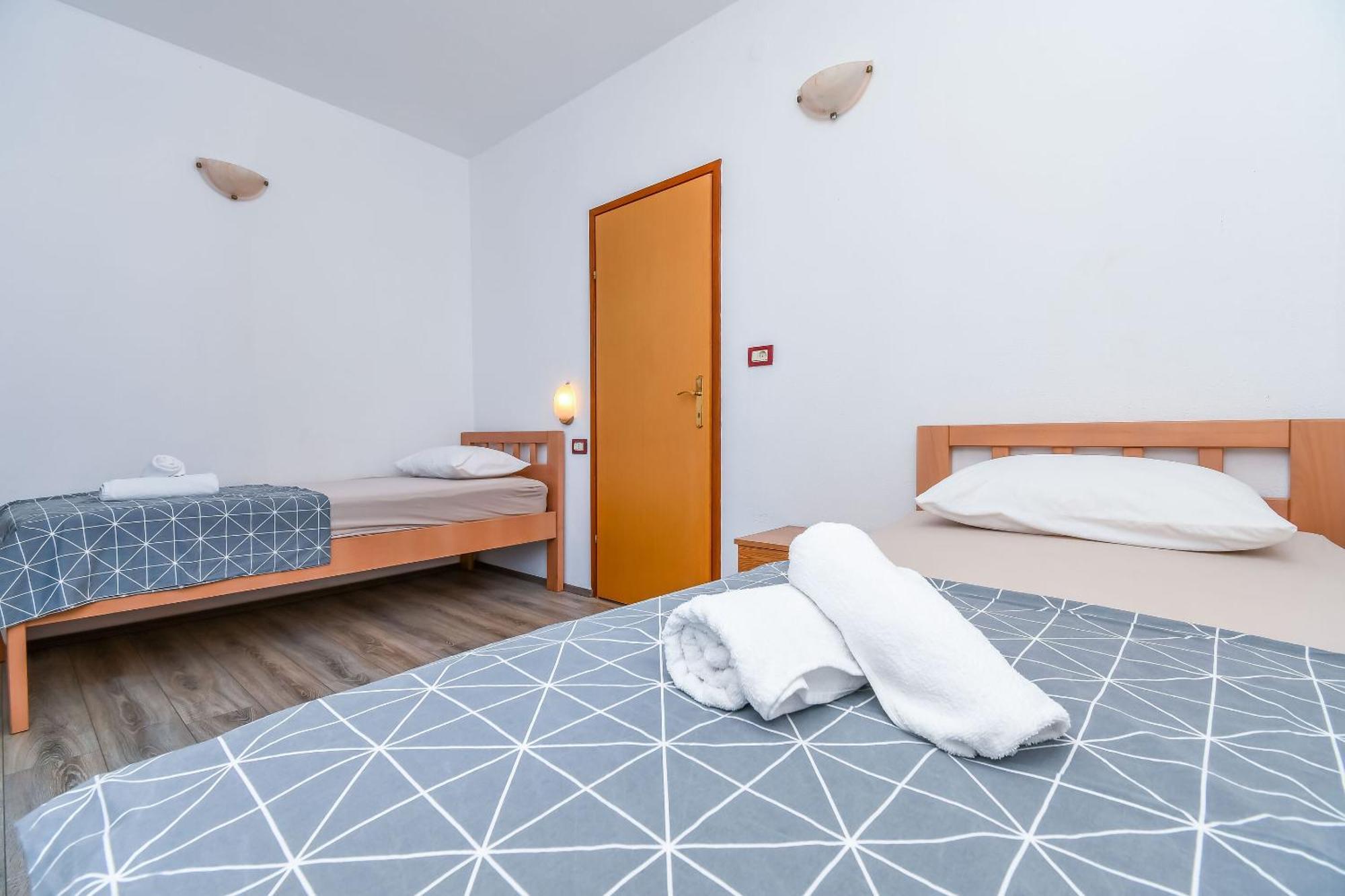 Apartment Mara Trogir Extérieur photo